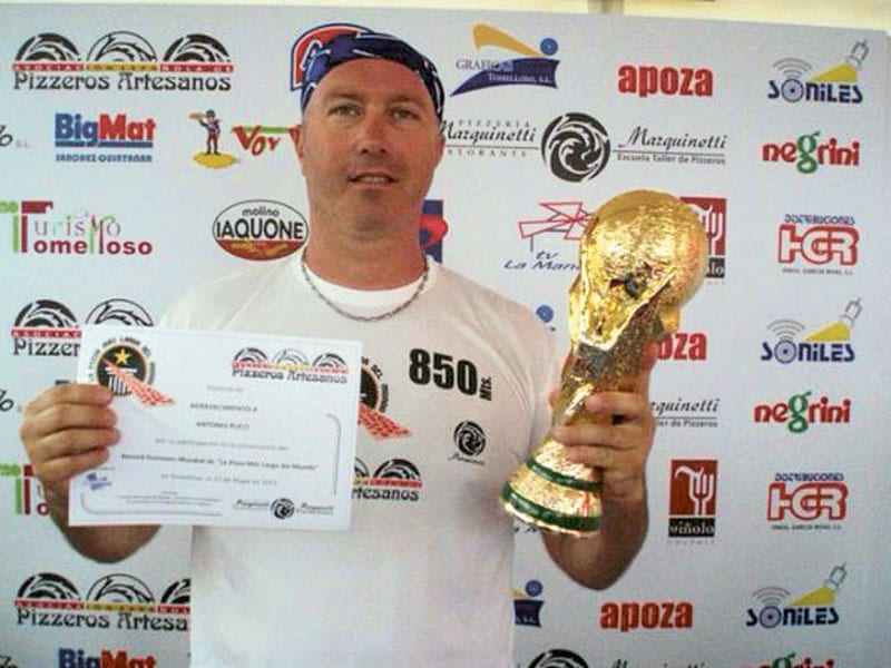 ANTONIO PUCCI È IL PIZZAIOLO ITALIANO PIÙ FAMOSO IN SPAGNA PER I SUOI RECORD MONDIALI